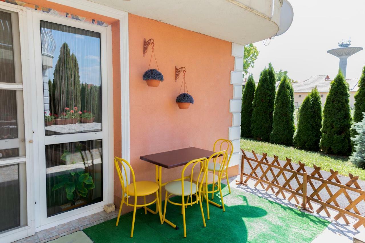 Art Eden Daire Hajdúszoboszló Dış mekan fotoğraf